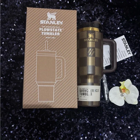 🎁Stanley Checkered Brown Tumbler🎁 - Picture 3 of 4